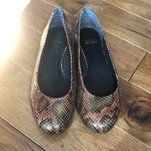 Stuart Weitzman snake print flats